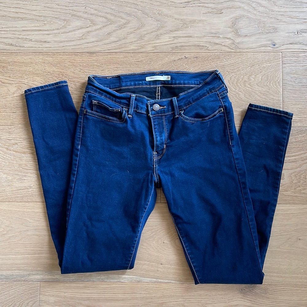 Levi’s 710 Super Skinny size 29